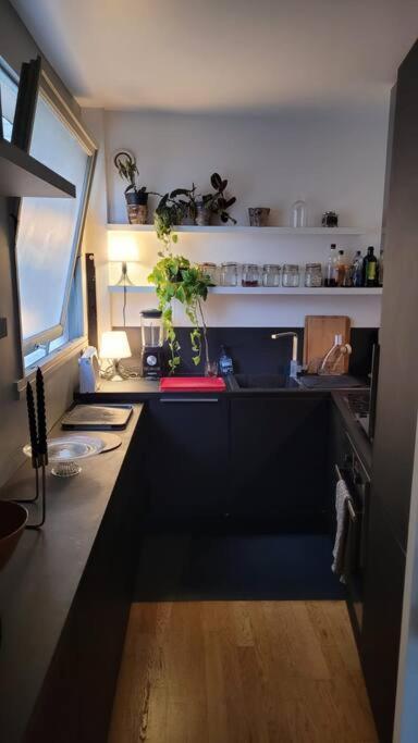 פריז Lovely Artist Appartment מראה חיצוני תמונה